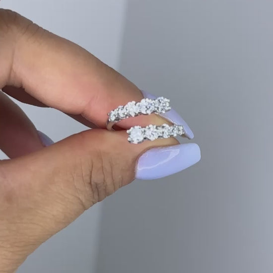 Graduated Diamond RIng