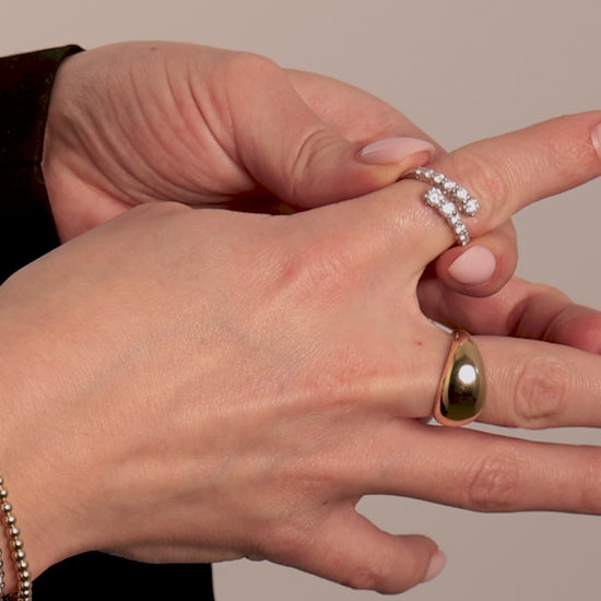 Graduated Diamond RIng